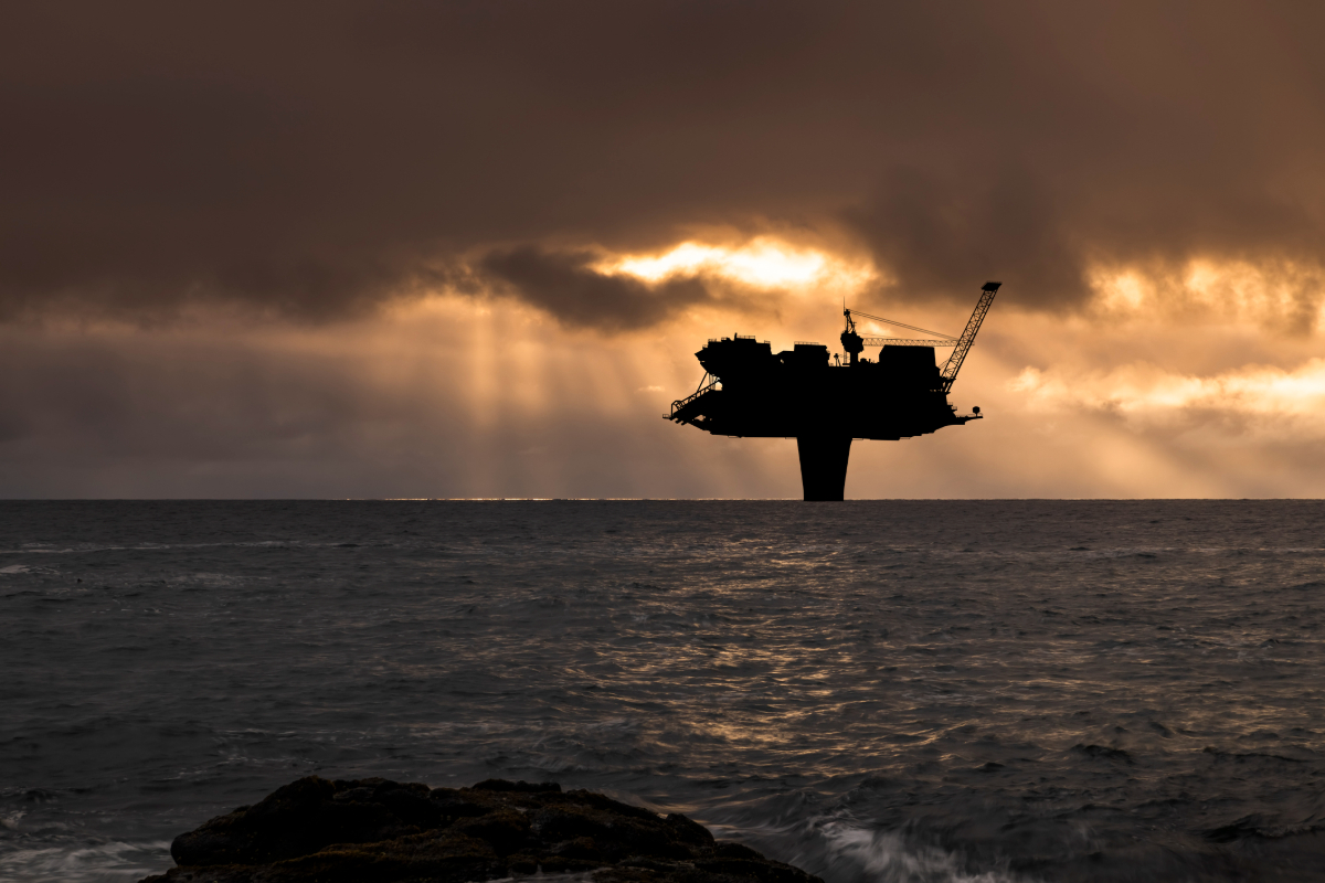 FTSE 100 Live: Stocks inch up; Fuel shortage fears hit airlines; Unilever nears food deal